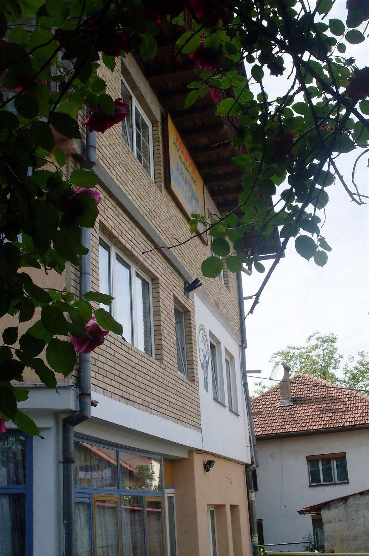 Hostel Gonzo Szarajevó Kültér fotó