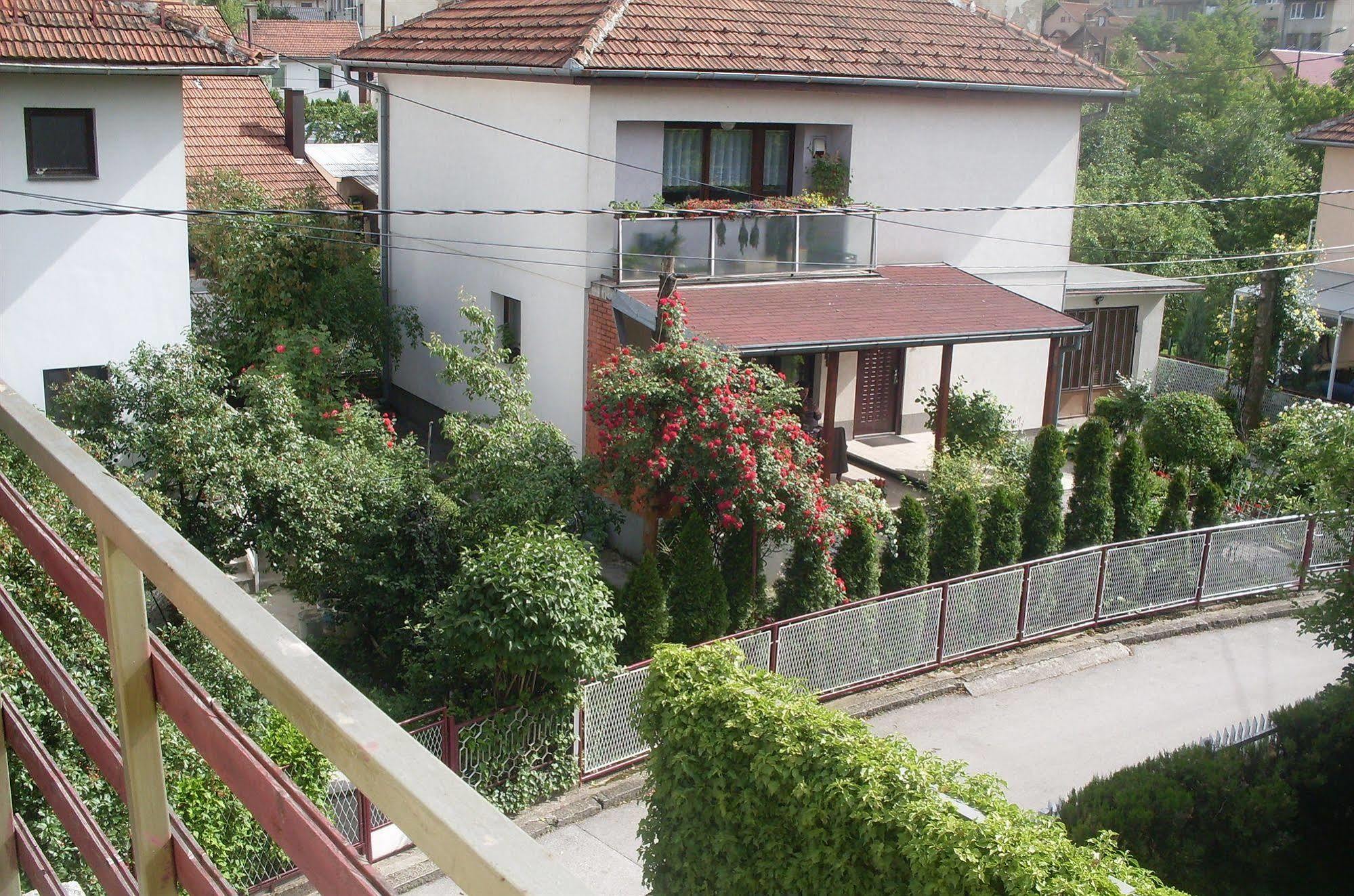 Hostel Gonzo Szarajevó Kültér fotó